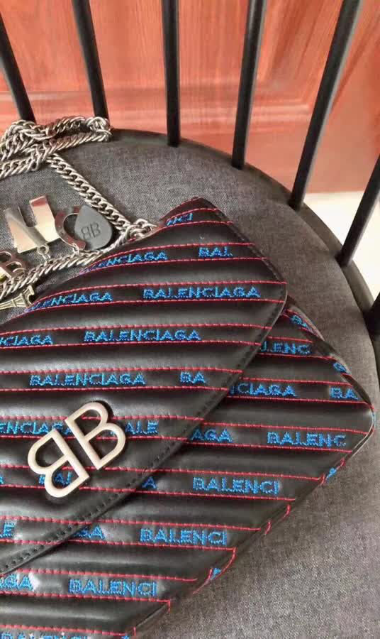 BALENCIAG巴黎世家 白色刺繡logo 白色暗扣 翻蓋鏈條包 單肩斜挎包  BL1816